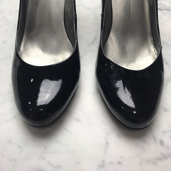Kelly & Katie Black Round Toe Patent Leather Heels - Picture 3 of 8